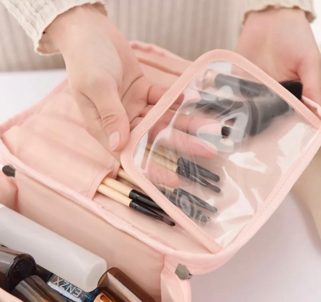 Cosmetiquera con divisiones