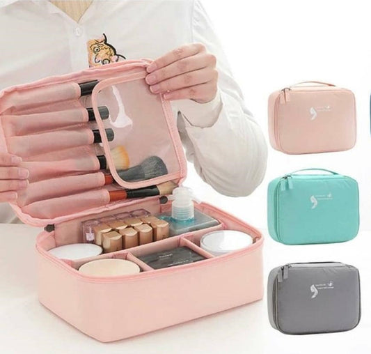 Cosmetiquera con divisiones