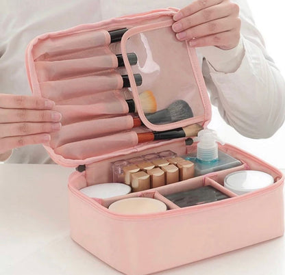 Cosmetiquera con divisiones